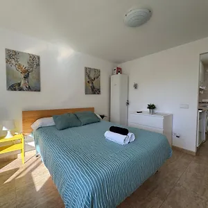 https://cozy-studio-near-the-beach-in-calahonda.1costadelsol.com